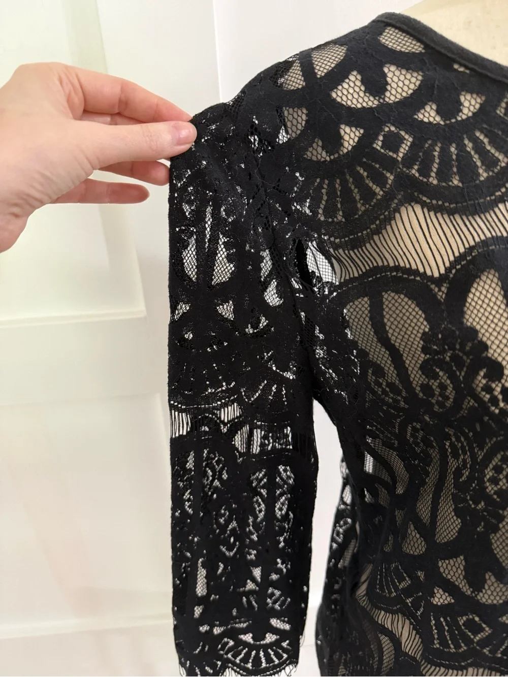 Black Sheer Lace Boho Tie-Back Top Size Large - Picture 4 of 5